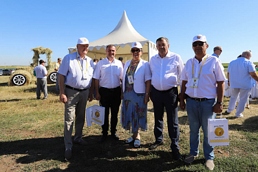 Областной День поля прошел в Октябрьском районе